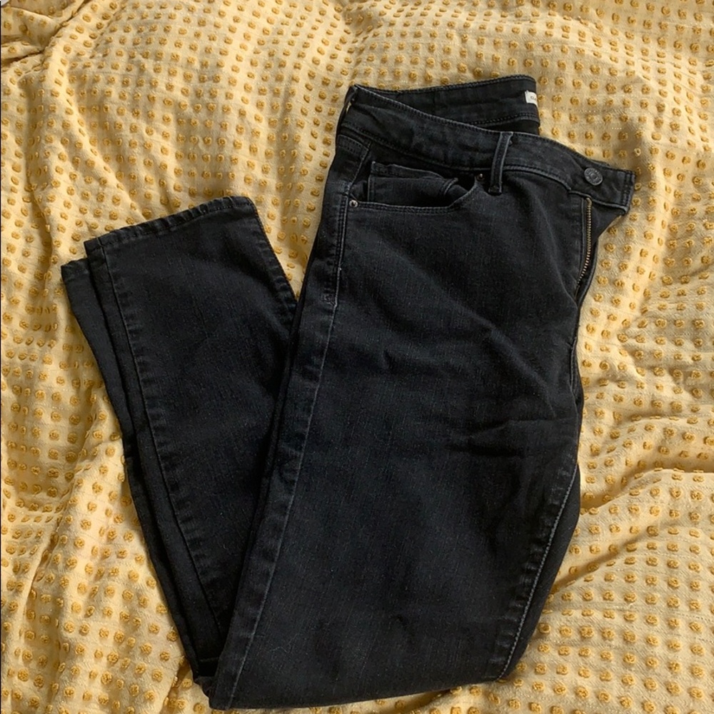 Levi’s classic mid rise skinny jean